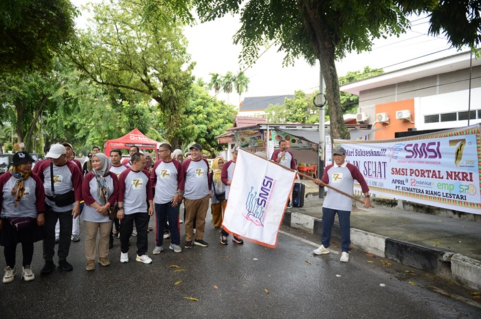 Berjalan Sukses, Jalan Sehat HUT ke-7 SMSI Bertabur Hadiah
